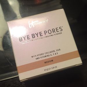 IT Cosmetics Bye Bye Pores Skin Finishing Powder