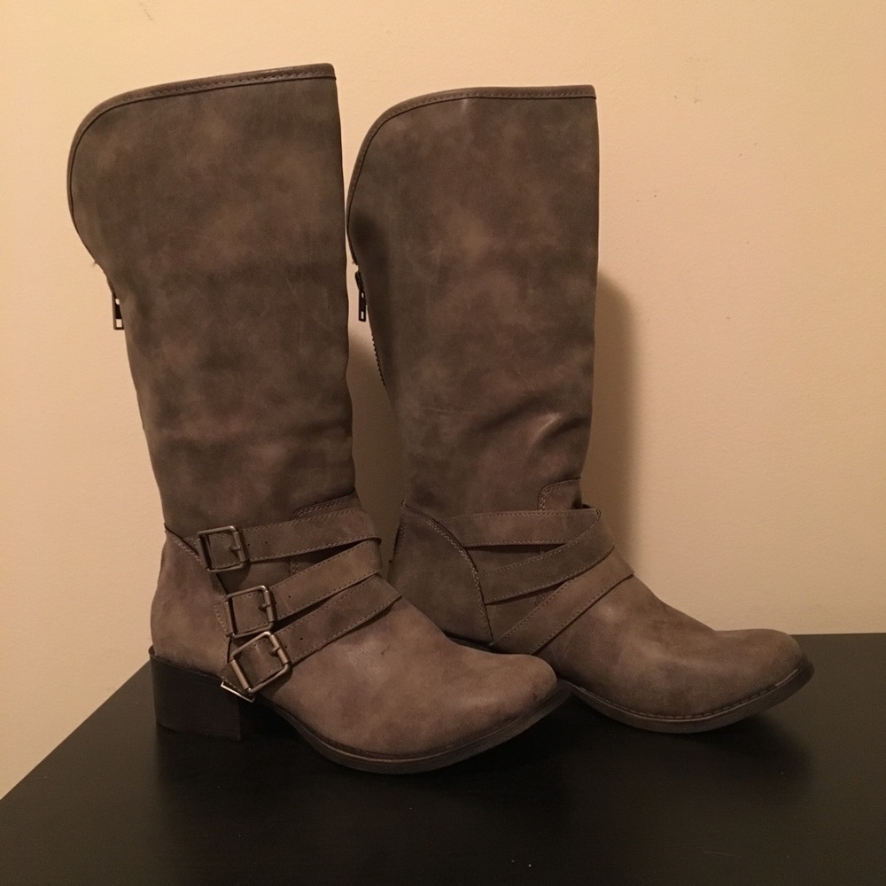 NEW Madden Girl ‘Dakotaaa’ Boots