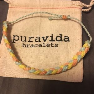 Braided Pura Vida bracelet