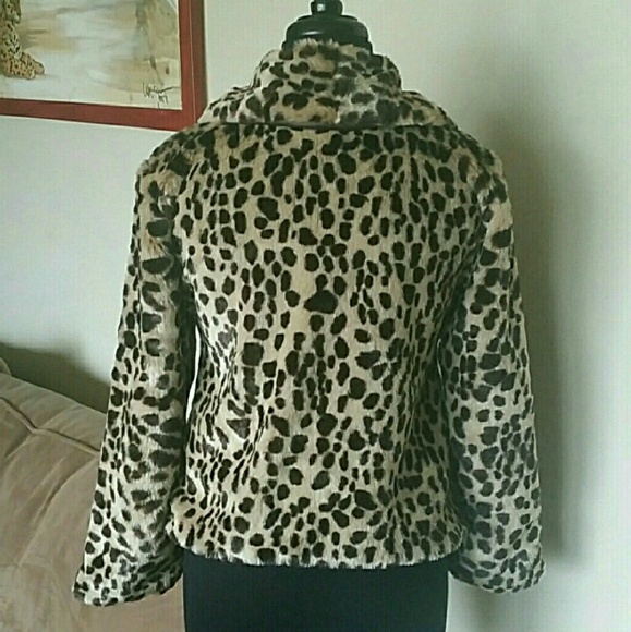 Girls Leopard Faux Fur Jacket - Picture 3 of 5