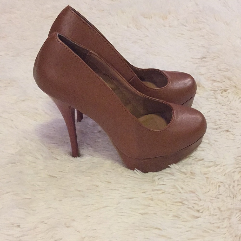 Charlotte Russe Platform  Pump