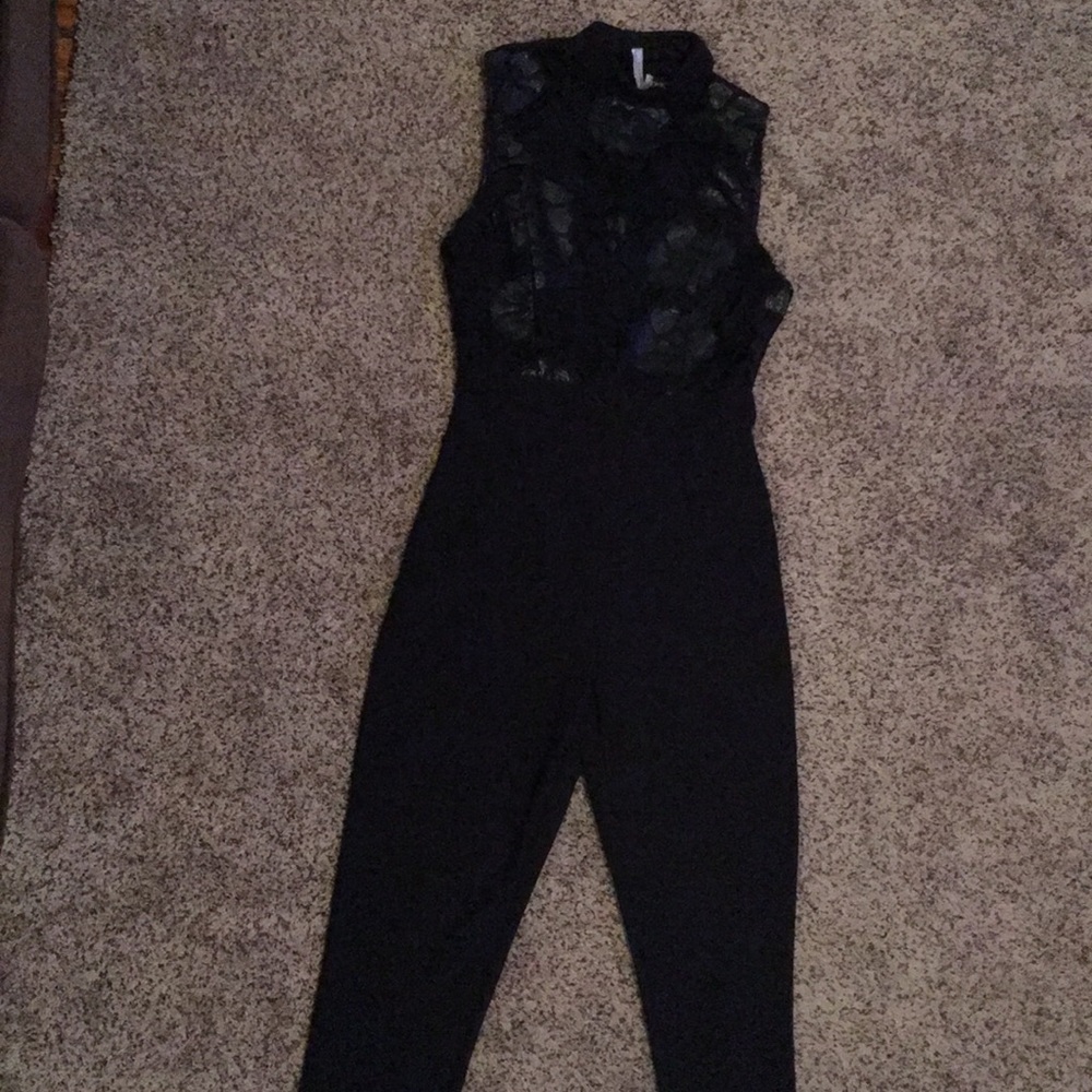 jumpsuit sleeveless.