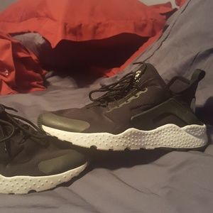 Nike Air Huarches size 8.5