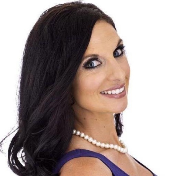 Meet your Posher, Christina - Picture 1 of 1