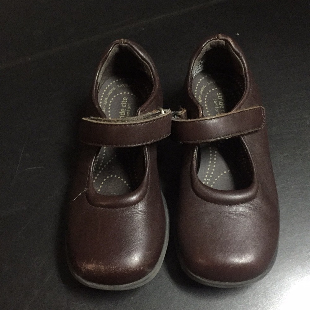 Girls shoes