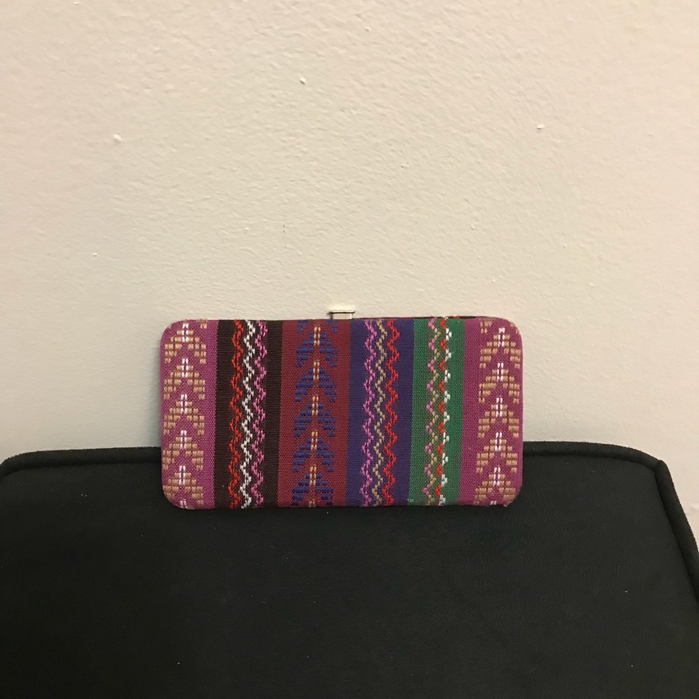 Claire's wallet