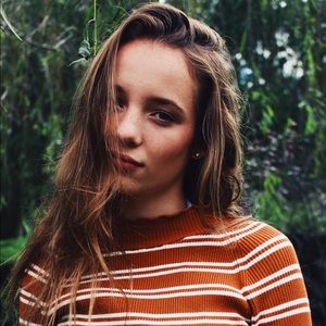 Meet your Posher, Elizabeth