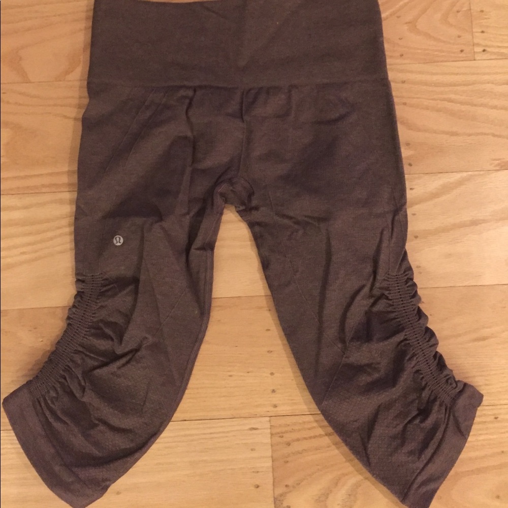 Lululemon Capri - sz 6