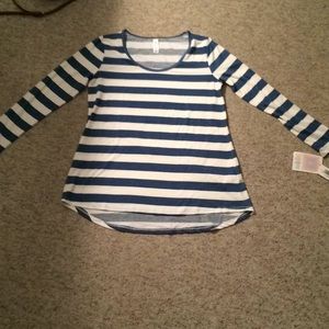 NWT XS Lularoe Lynnae Shirt