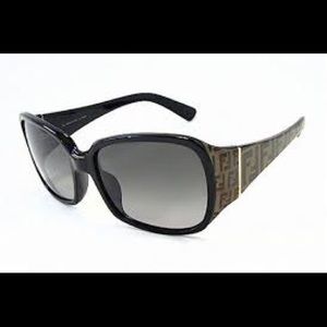 Woman’s FENDI sunglasses style #( FS461 001 130)