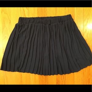 Adorable dark blue pleated school girl mini skirt.
