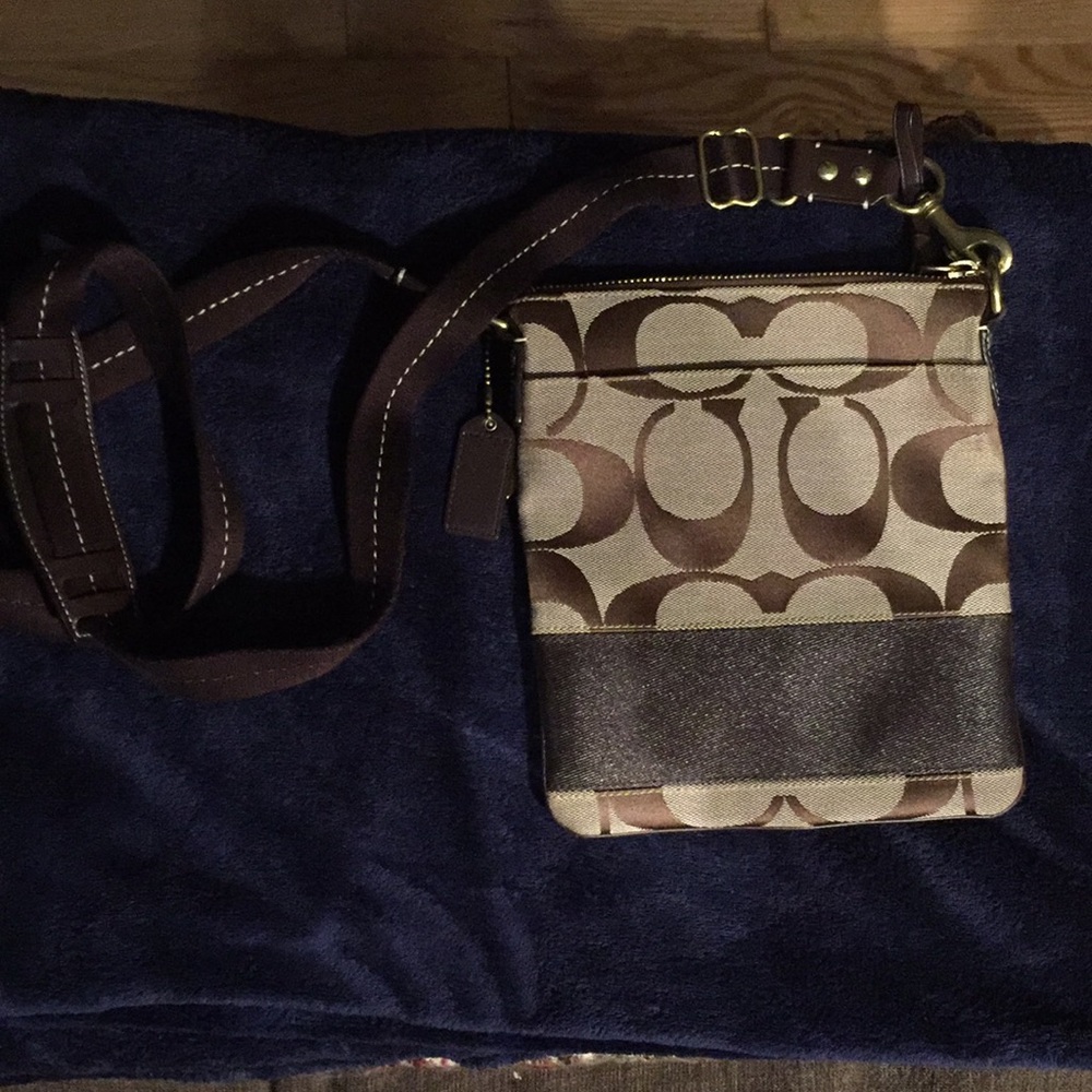 Coach Signature Stripe Swingpack Crossbody (Brown)