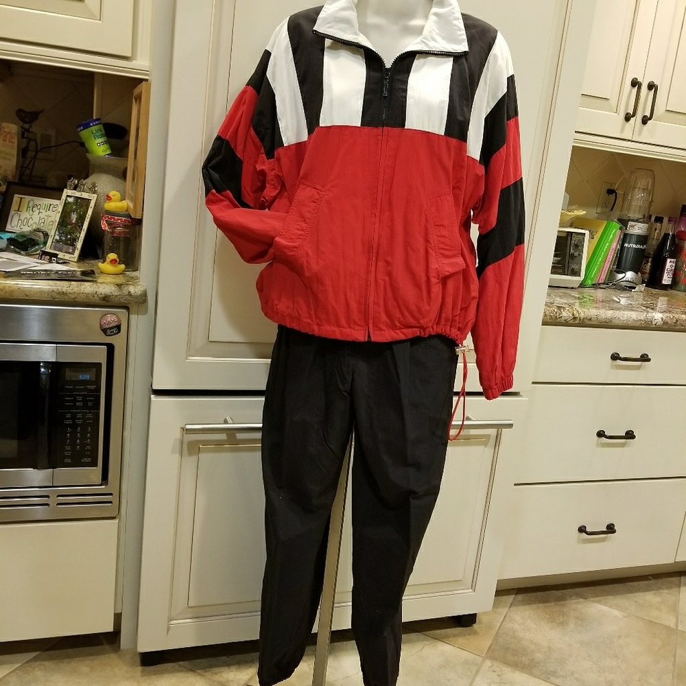 3 Piece Athleisure Sportswear - Picture 2 of 8