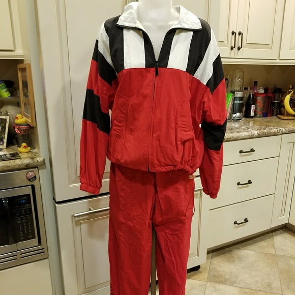 3 Piece Athleisure Sportswear - Picture 4 of 8