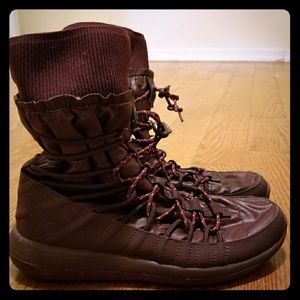 Nike roshe one fur lined boots