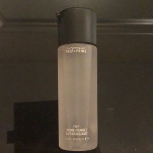 MAC Prep and Prime Fix+