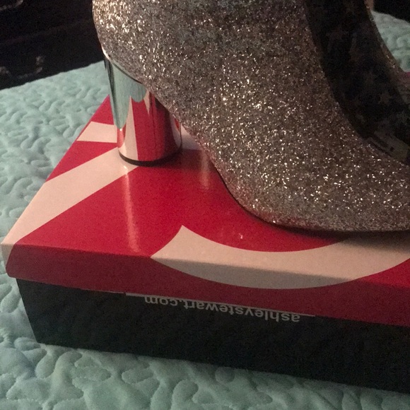 Booties - Picture 4 of 6