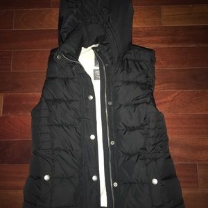 Black Abercrombie & Fitch hooded vest
