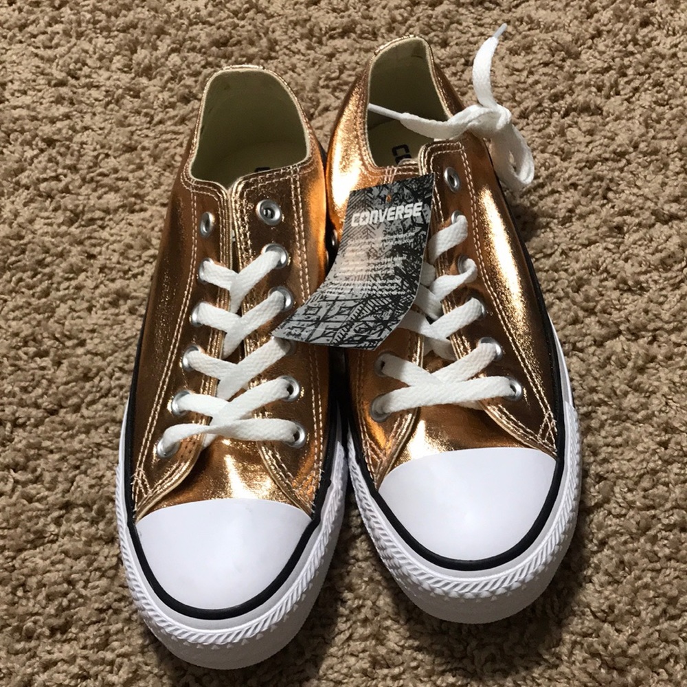 NWT rose gold converse size 7