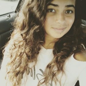 Meet your Posher, Daniela