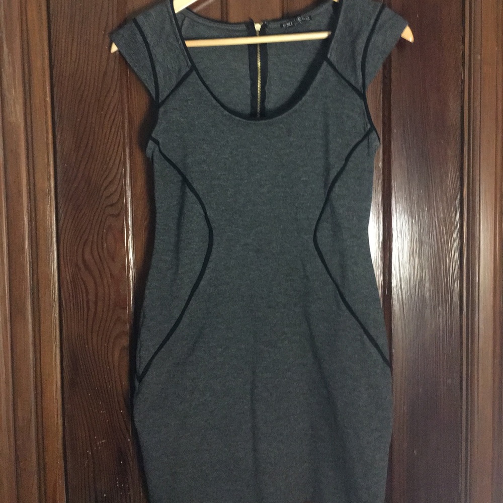 Express size 6 zip up cap sleep dress