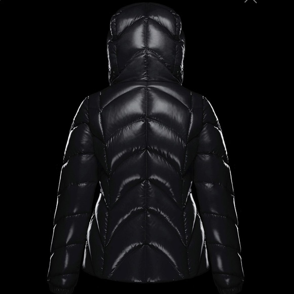 NWT 🎉🎉HP🎉🎉 Moncler quilted patent-shell jacket - Picture 3 of 8