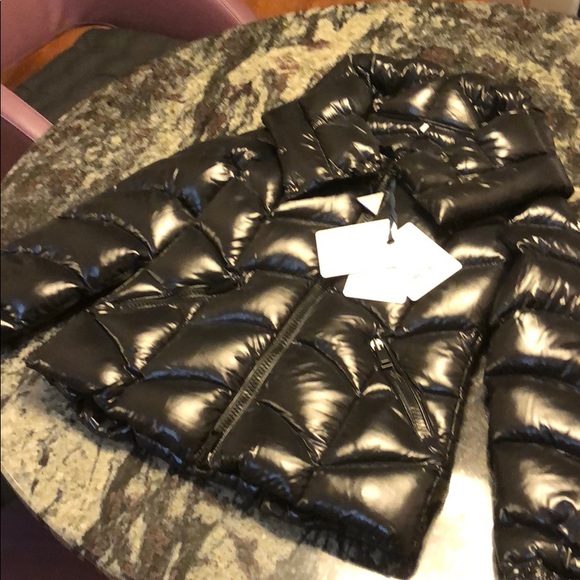 NWT 🎉🎉HP🎉🎉 Moncler quilted patent-shell jacket - Picture 5 of 8