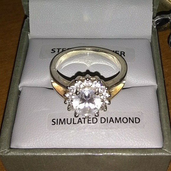 Sterling silver, beautiful simulated diamond ring. - Picture 3 of 5