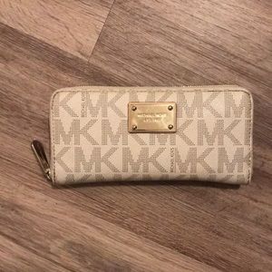 Michael Kors Jet Set Continental Wallet - Vanilla