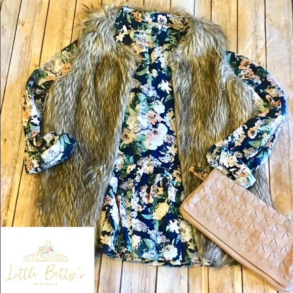 $15 TODAY ONE LEFT SZ SMALL❤️ - Picture 3 of 3