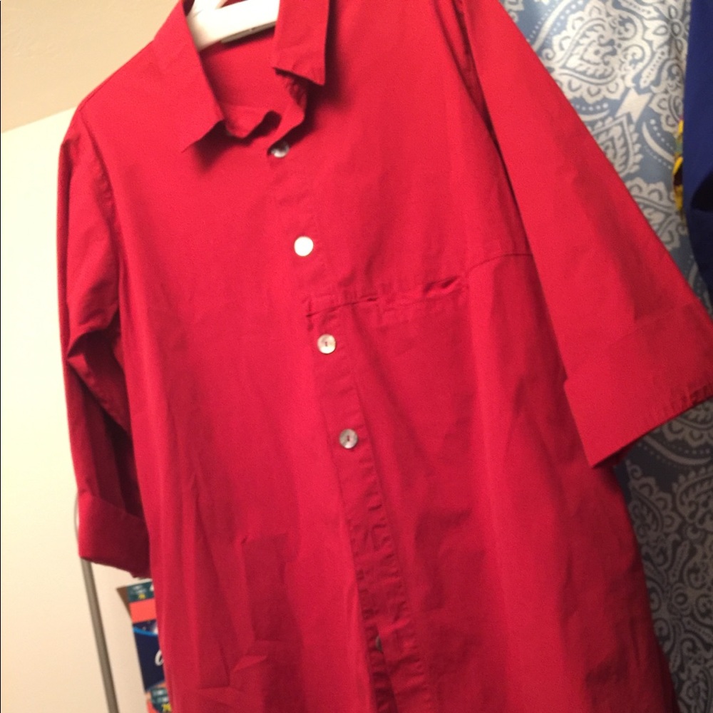 Cute red top, never worn.