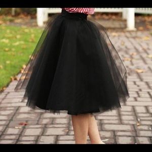 White House Black Market Tulle/ Velvet Skirt