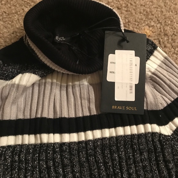 Sweater - Picture 1 of 2