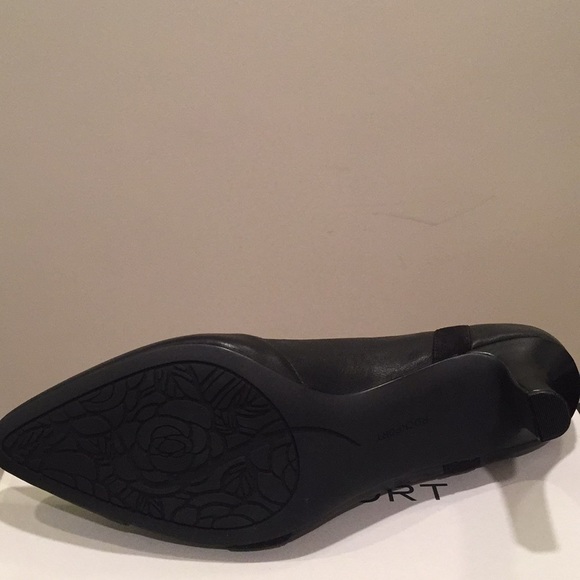 Rockport: Brand New! Never before worn heels - Picture 4 of 5