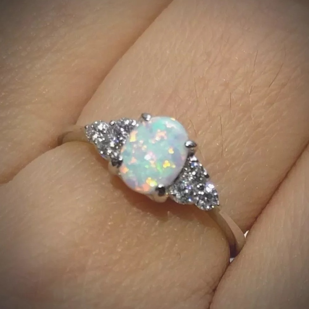 Beautiful fire opal .925 sterling silver ring