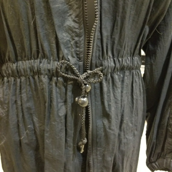 Athleisure Sportswear - Picture 3 of 5