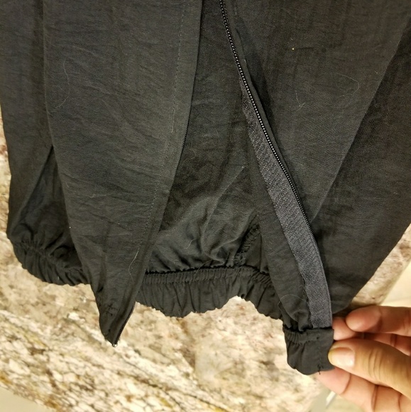 Athleisure Sportswear - Picture 4 of 5