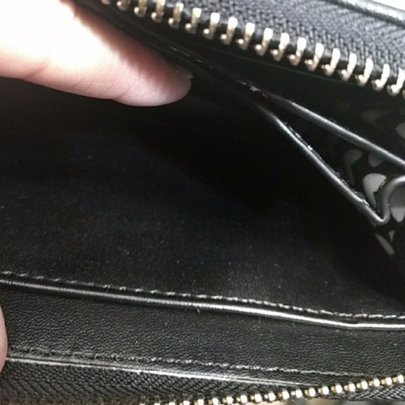 *** Black Studded Wristlet / Wallet - Picture 5 of 6