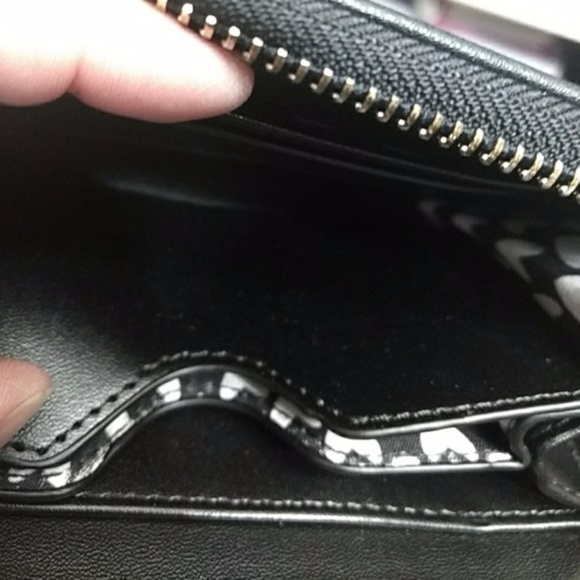 *** Black Studded Wristlet / Wallet - Picture 4 of 6