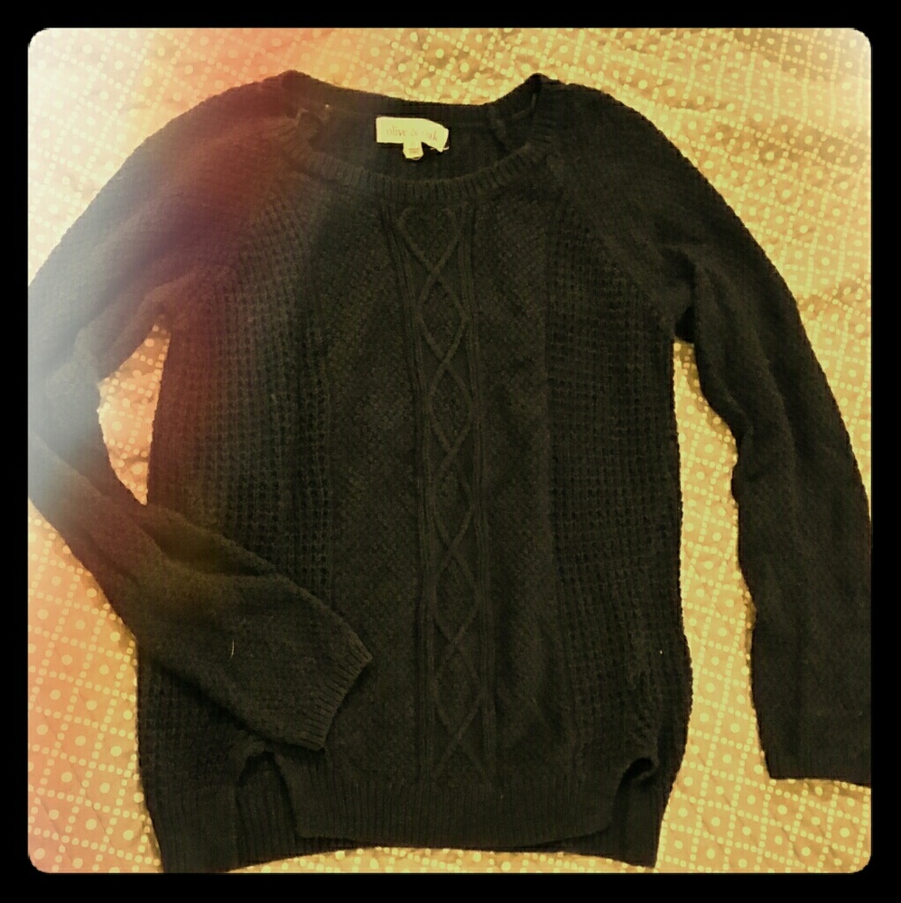 Olive and oak knit navy blue sweater