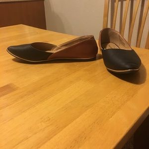 Maurice’s Brown/Black Flats with gold accent