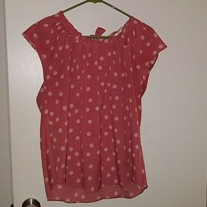 Back bow polkadot top