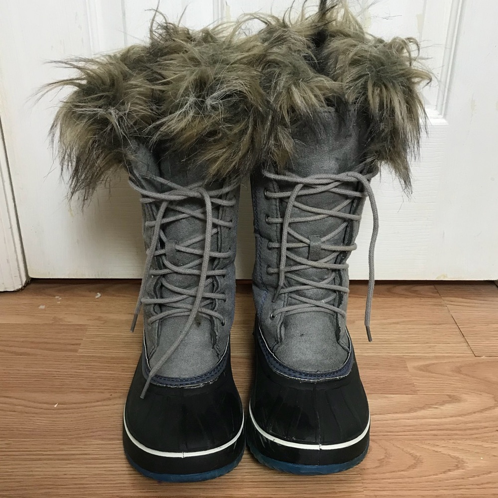 Grey/Blue Fur Snow Boots Size 7 - Lace Up