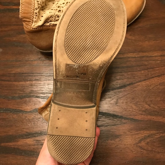 Boots - Picture 3 of 5