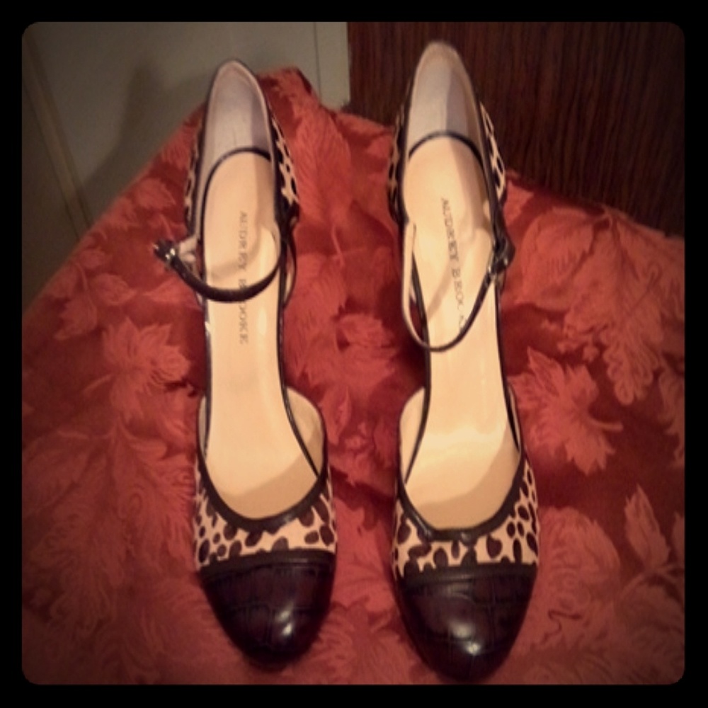 Audrey Brooke Dress up shoes