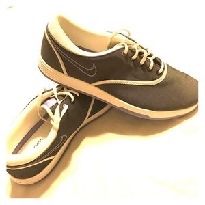 Nike Women's Lunar Duet golf shoes, new in box