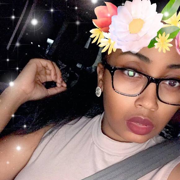 Meet your Posher, Christy - Picture 1 of 1