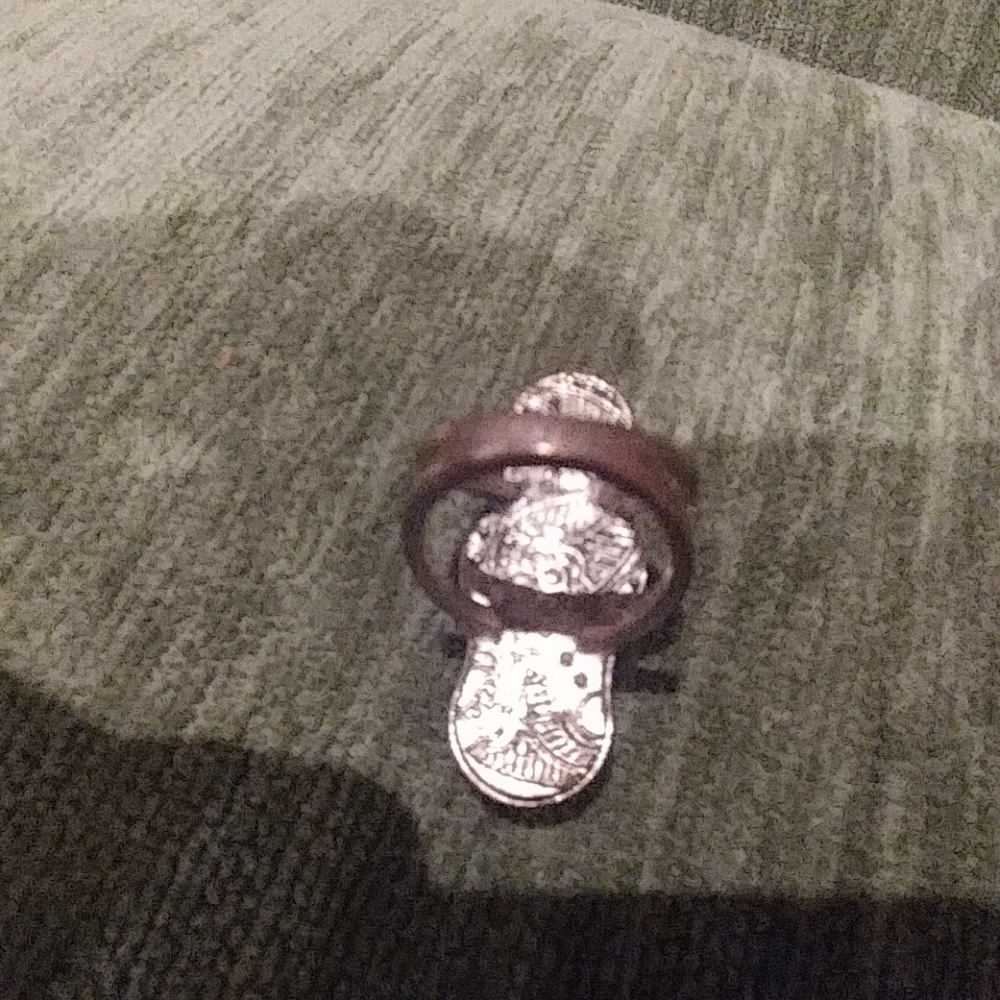 SILVER AND RED STONE RING - Picture 3 of 3