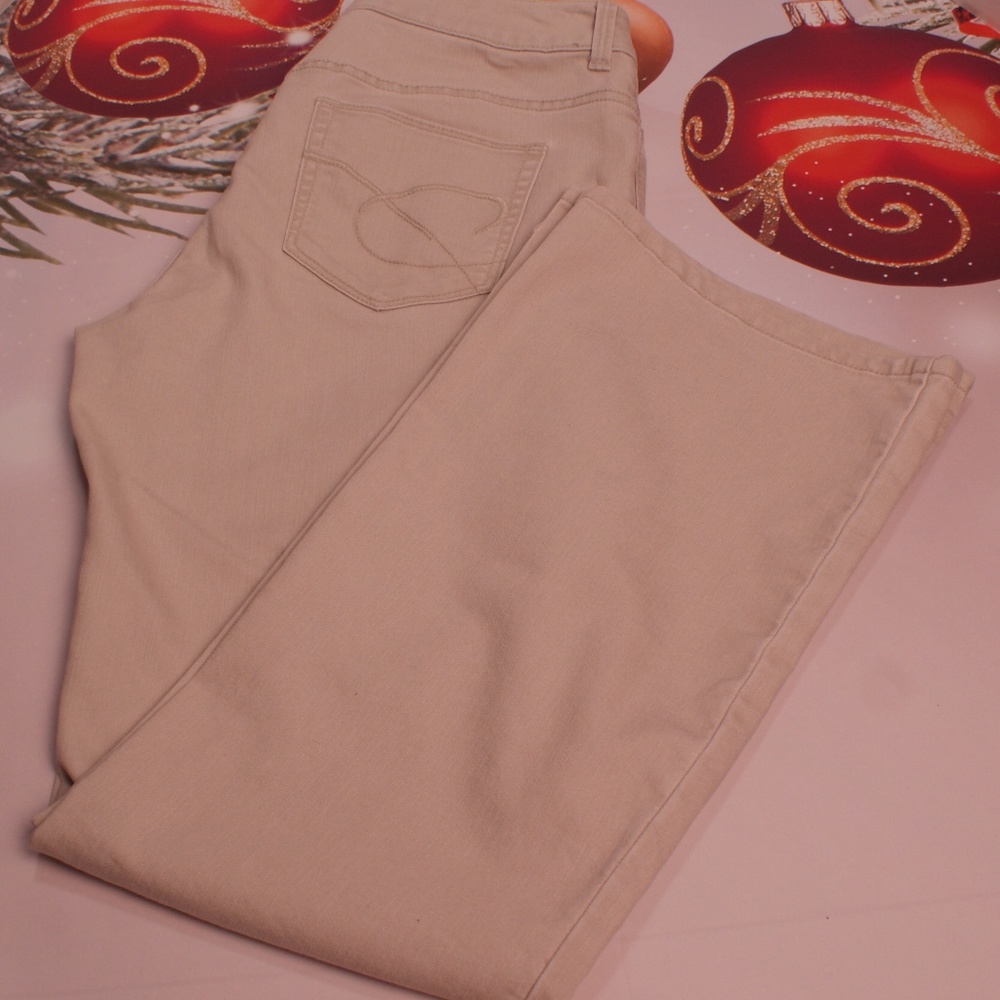 Chico's Platinum Denim, Creme Ultimate Fit Flare