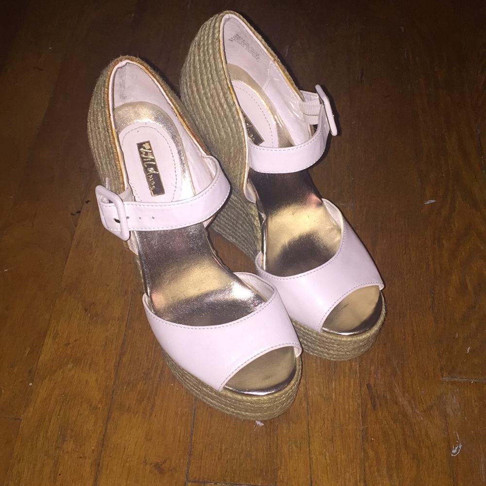 Women’s wedged heel